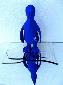 Wz 1006 Babu --- Baustoff, Spiegel, blau--- H: 40 x B: 18 x T: ca. 27 cm--- 2012 Privatbesitz